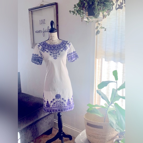 Vintage Floral Shift Dress - Picture 1 of 5